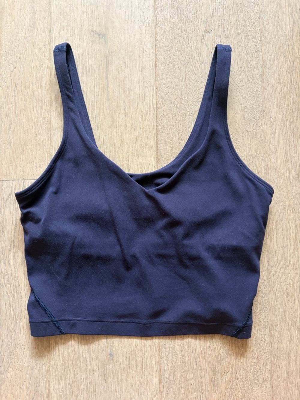 EUC arise tank midnight navy size 6 lululemon light support, a/b cup